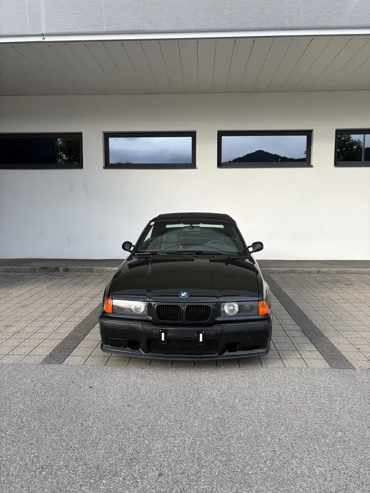 BMW 320i Cabrio Sport-Edition, foto 1