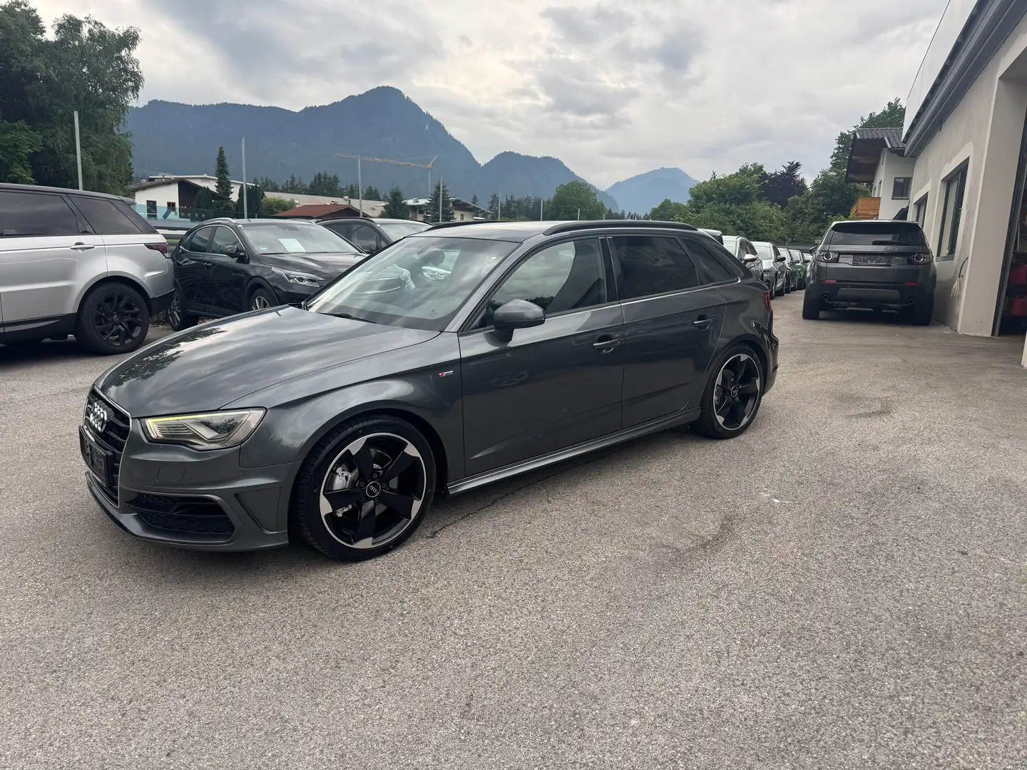 Audi A3 SB quattro Sport 2,0 TDI DPF Grijs - 2