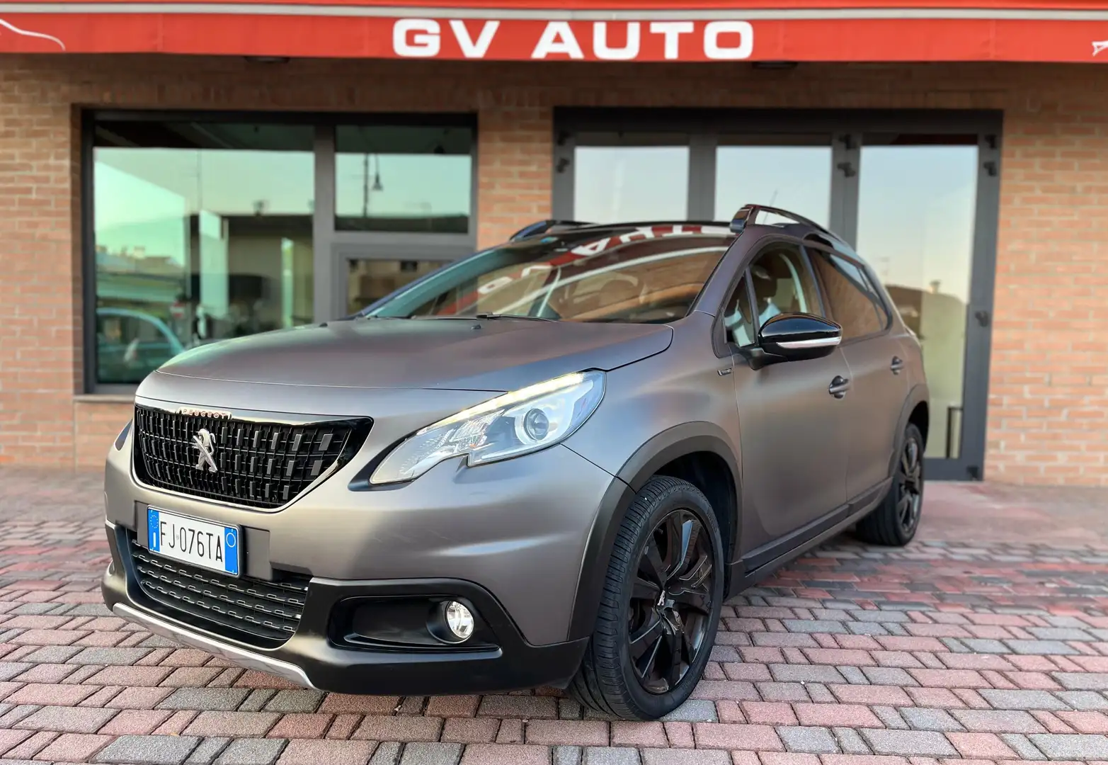 Peugeot 2008 1.6 Bluehdi Black Matt Grigio - 1