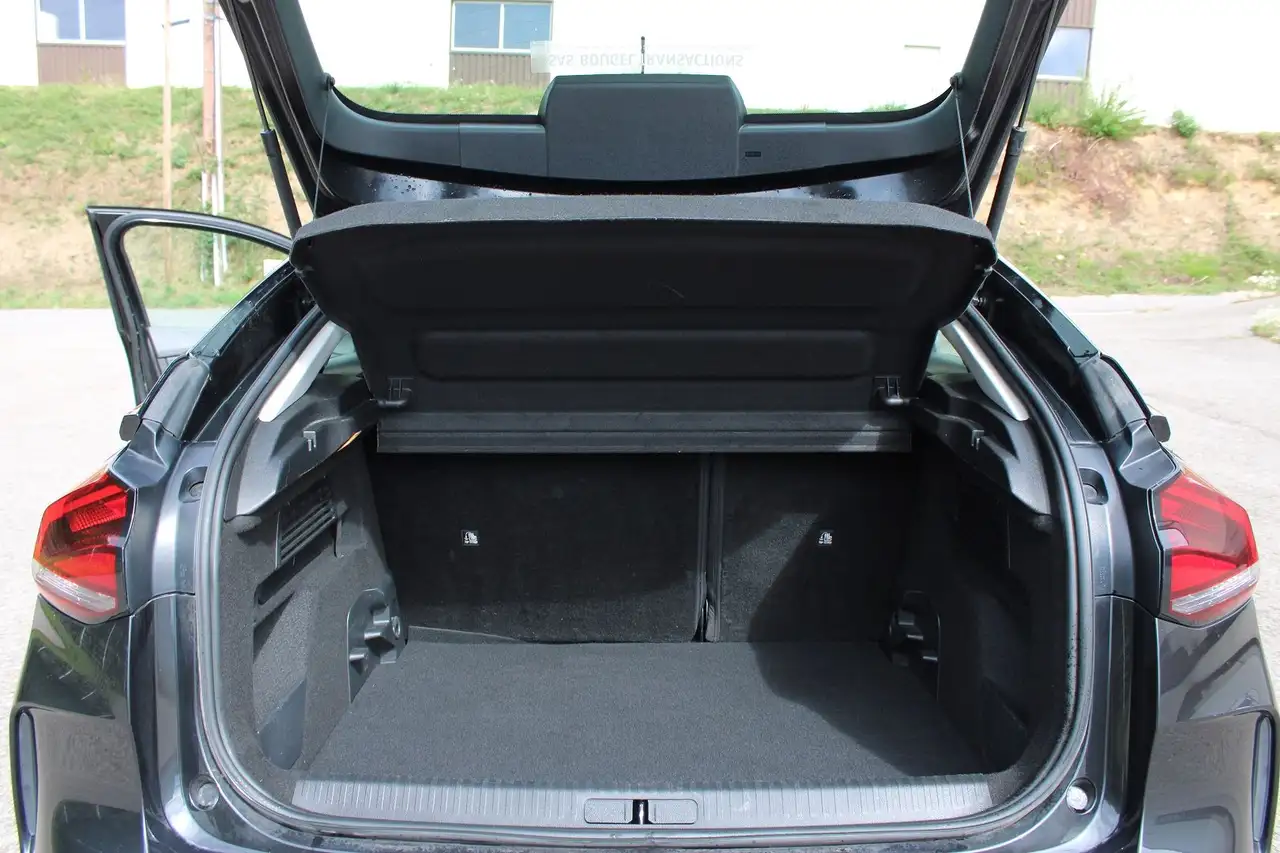 Citroen C4 Berline — photo 8