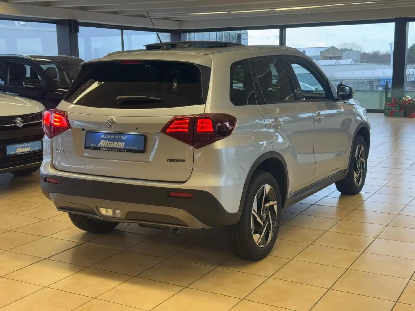 Suzuki Vitara 1.5 Hybrid Comfort+ Automatik Schiebedach Silber - 2