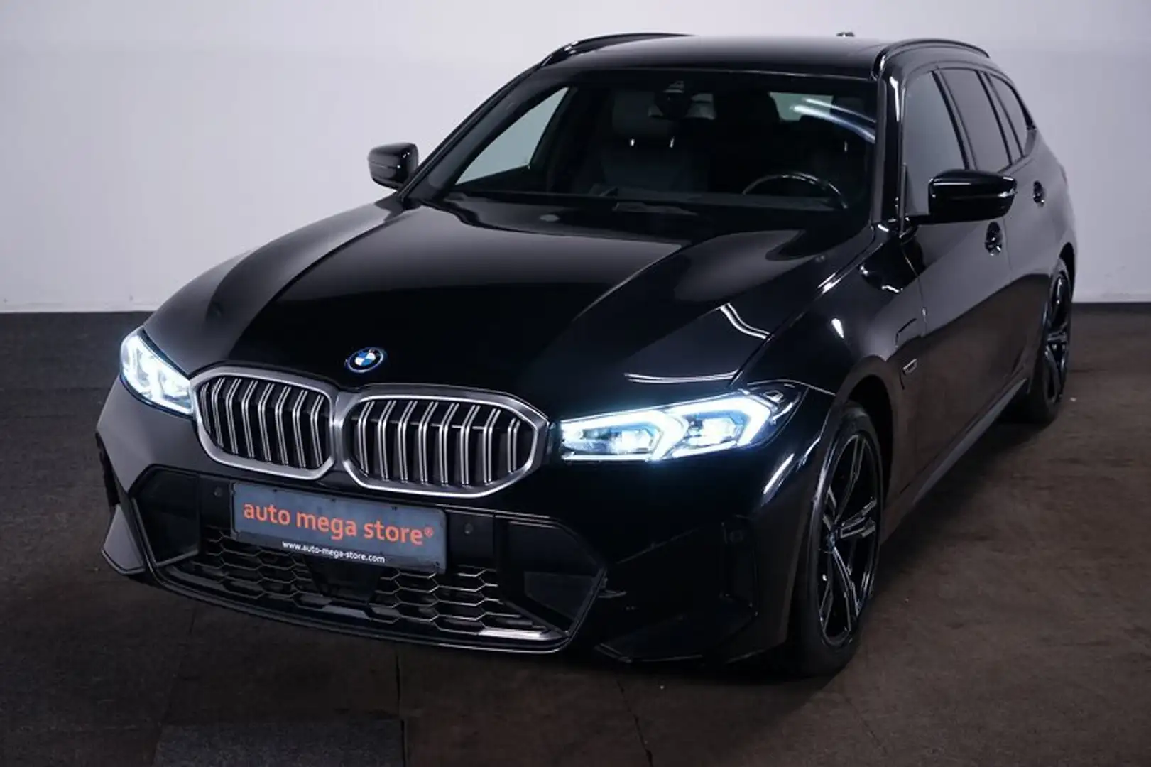 BMW 330 e xDrive Touring M-Sport Kamera/ACC/AUT/LED Siyah - 1
