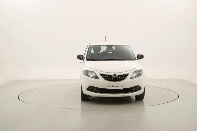 Lancia Ypsilon view 8