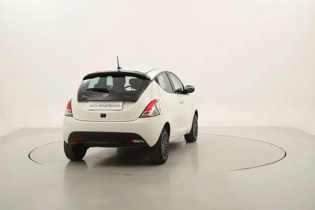 Lancia Ypsilon view 5