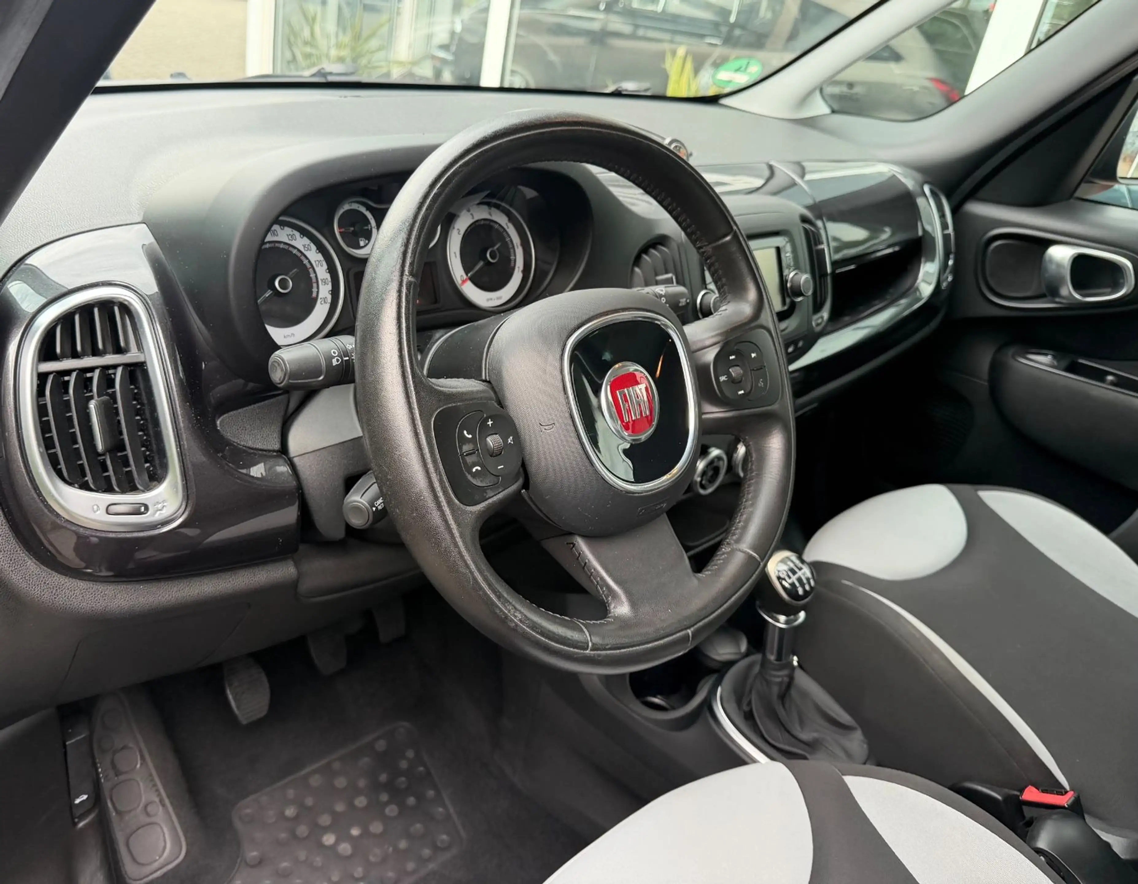 Fiat 500L Pop Star — photo 7