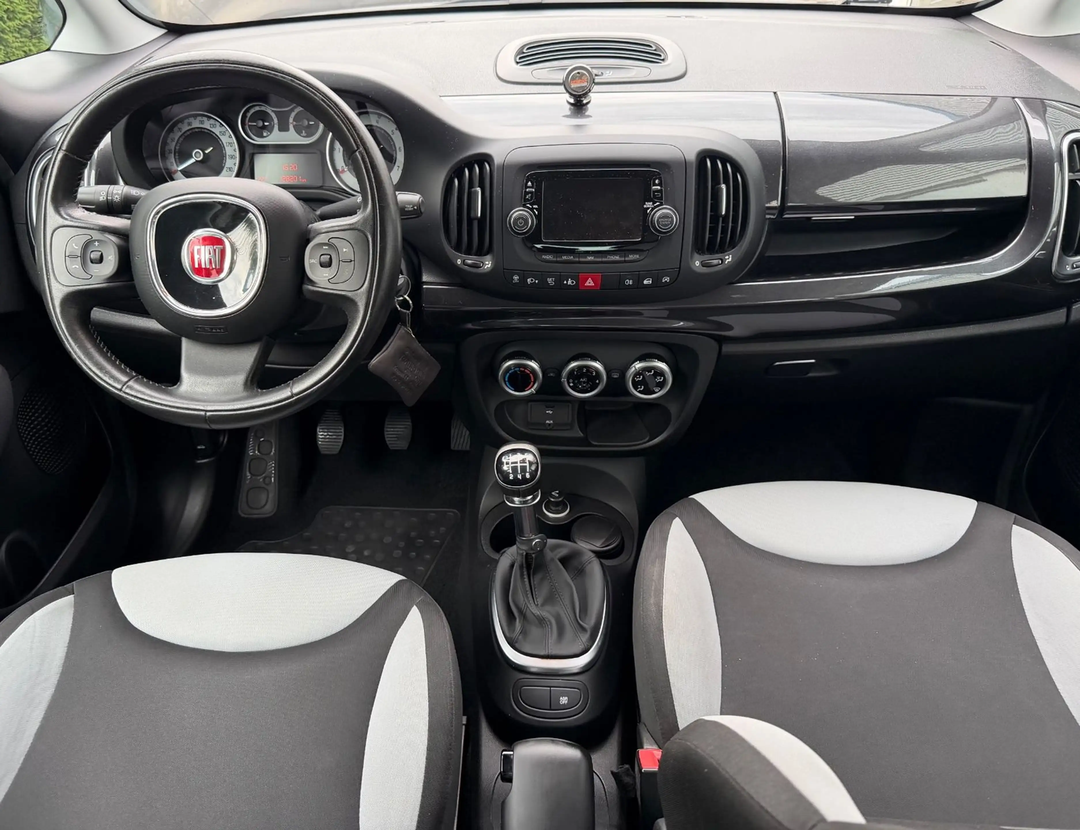 Fiat 500L Pop Star — photo 8