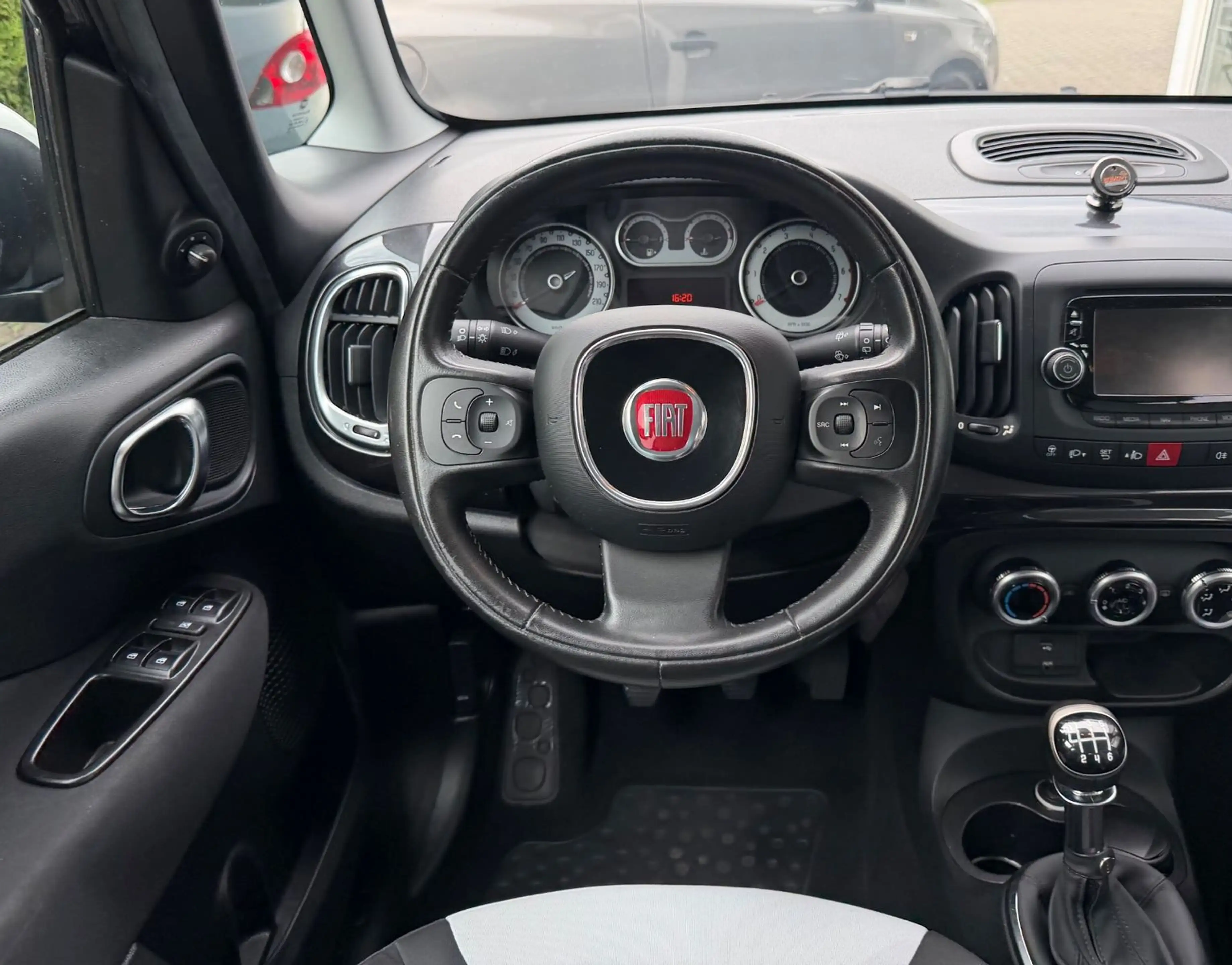 Fiat 500L Pop Star — photo 10