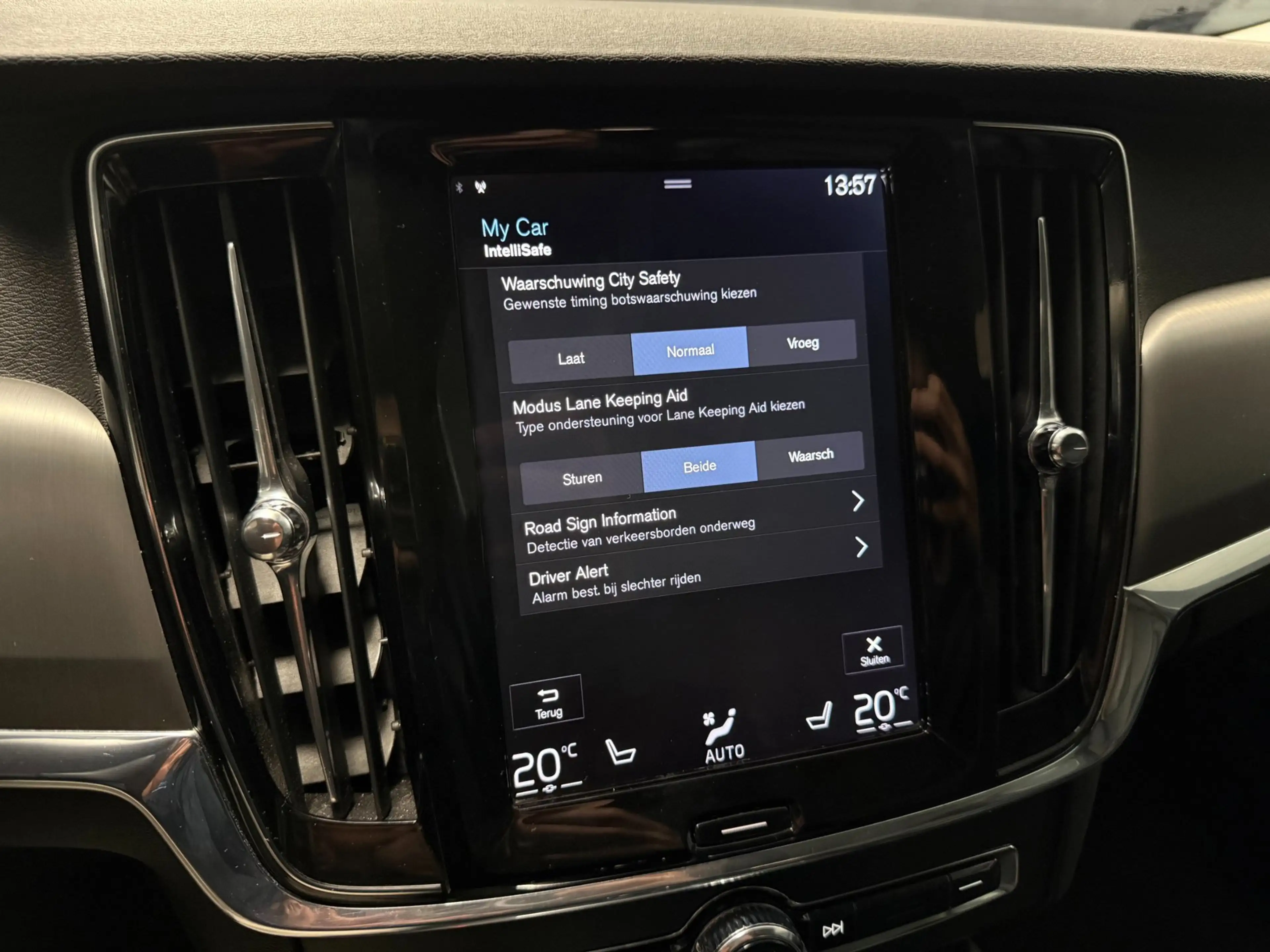 Volvo S90 2.0 T4 Momentum+|NAP|LED|PDC|CAMERA|LEDER|STOELV|D — photo 35
