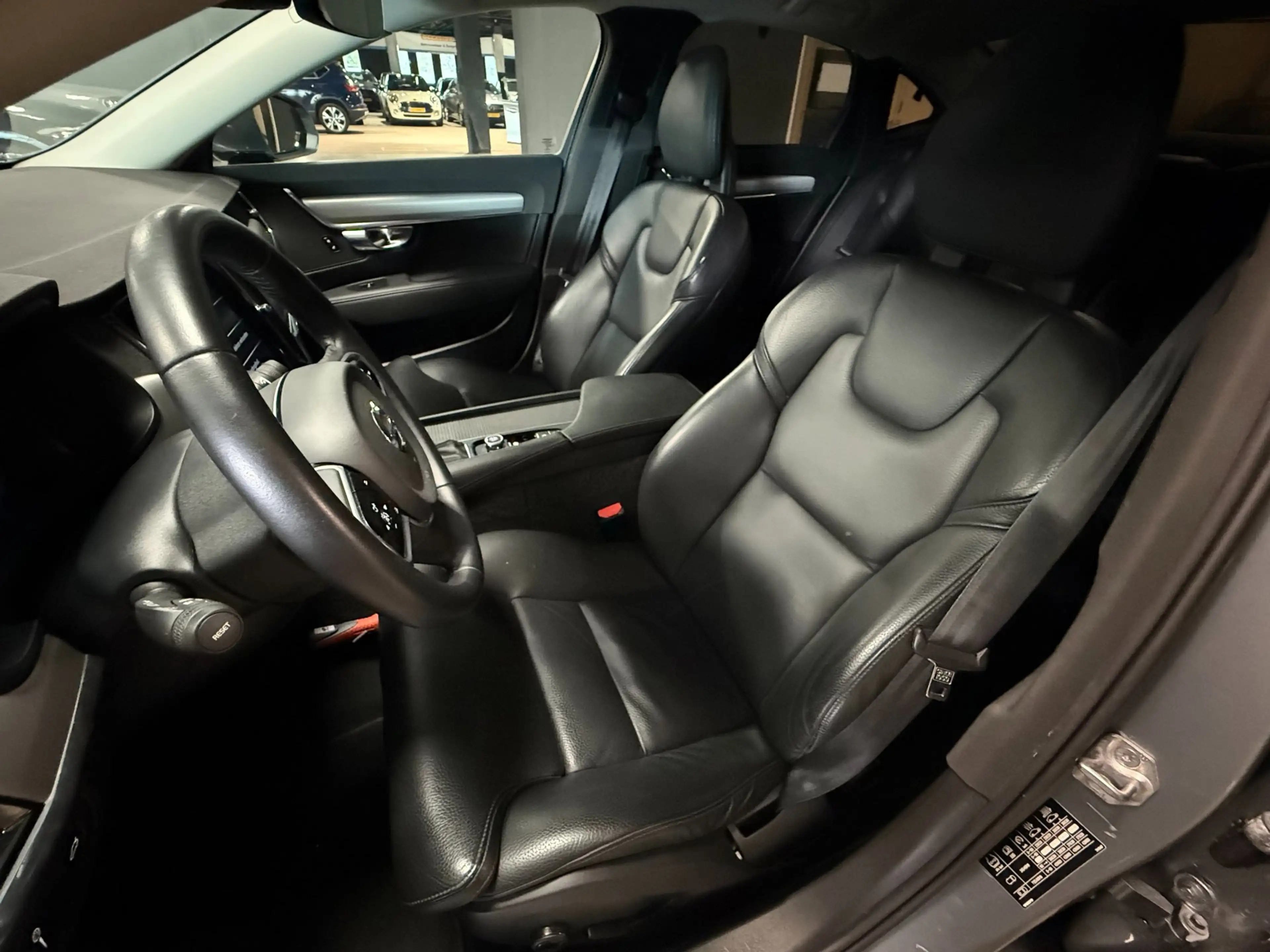 Volvo S90 2.0 T4 Momentum+|NAP|LED|PDC|CAMERA|LEDER|STOELV|D — photo 22