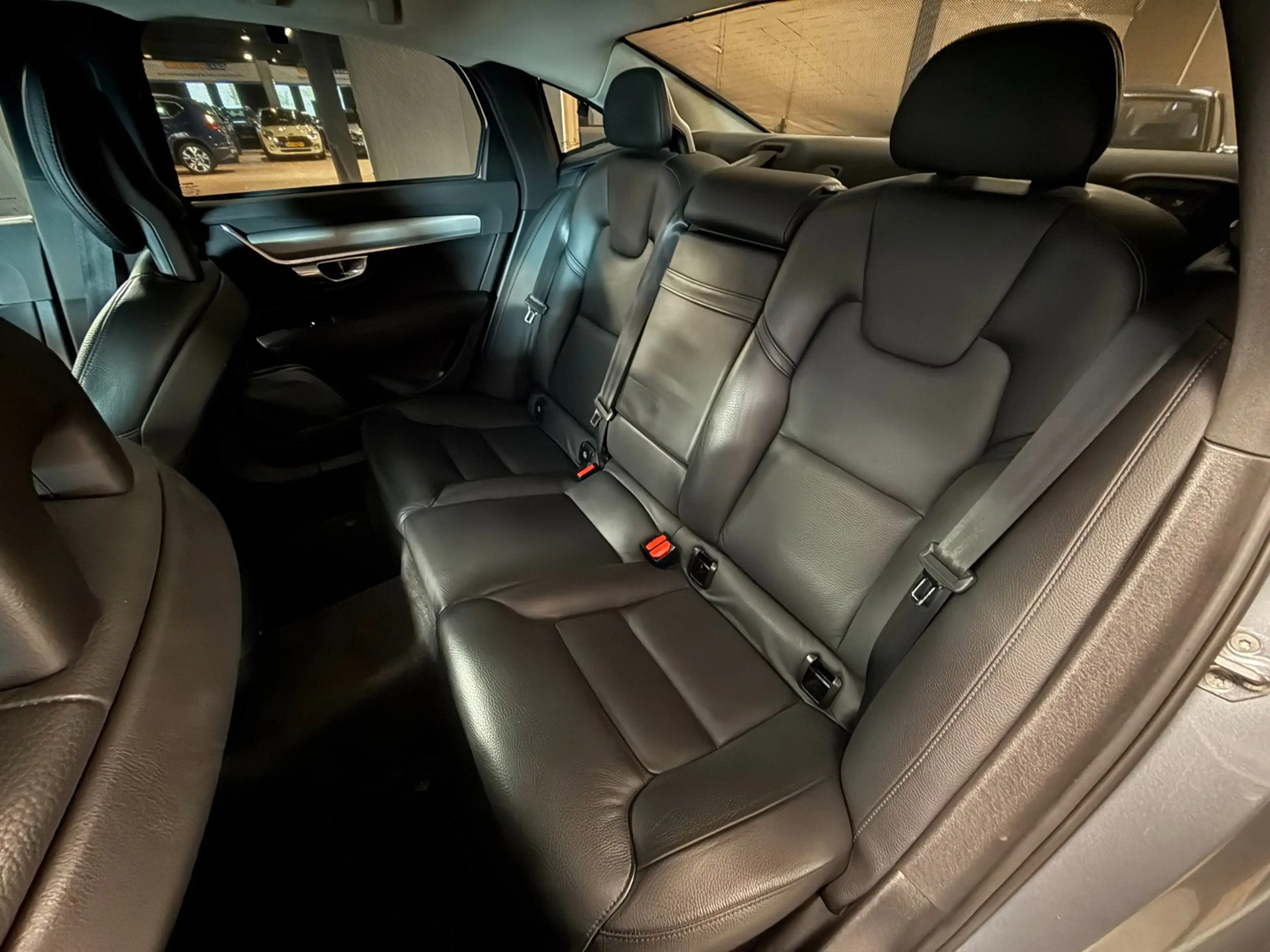 Volvo S90 2.0 T4 Momentum+|NAP|LED|PDC|CAMERA|LEDER|STOELV|D — photo 25