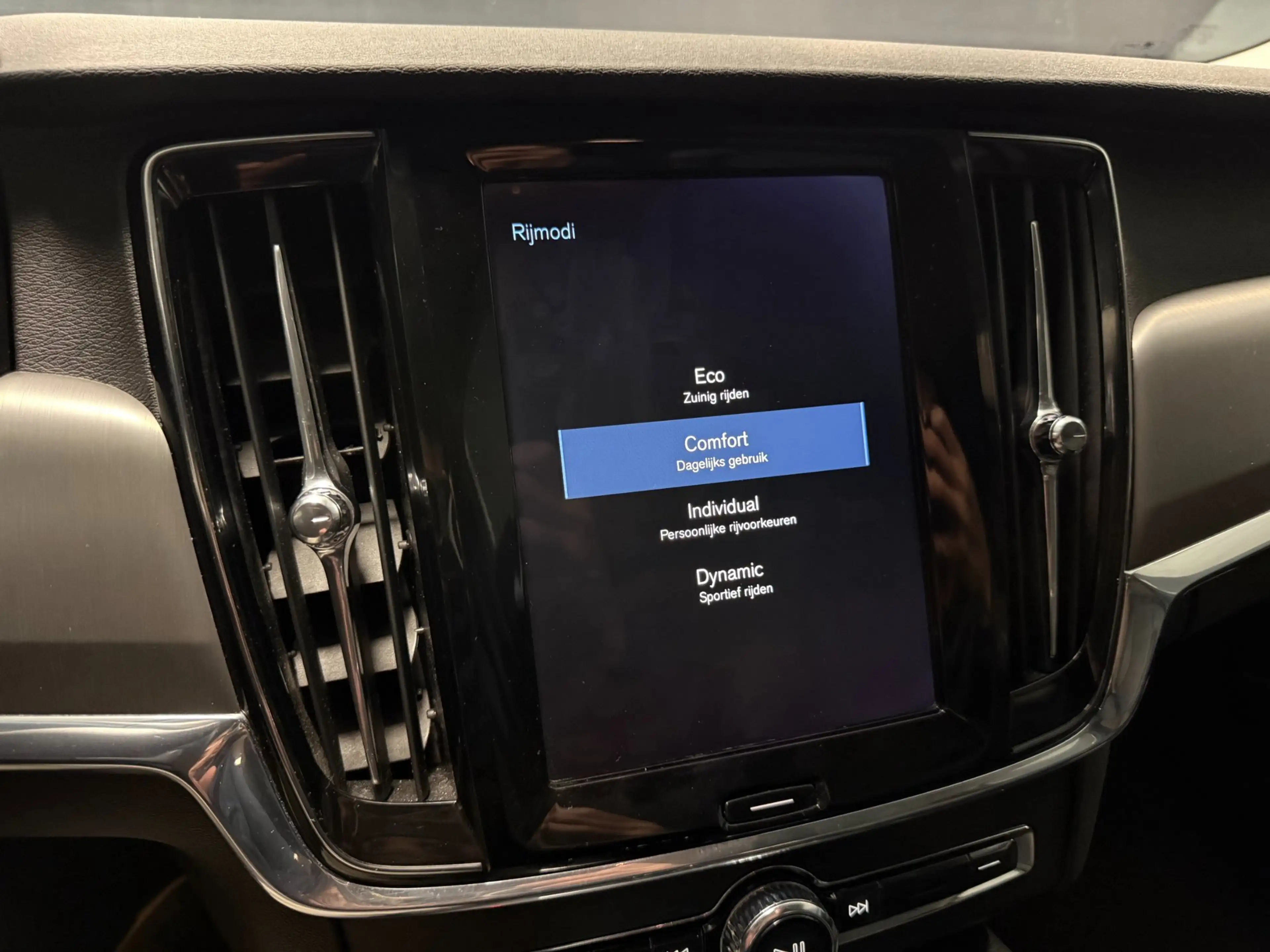 Volvo S90 2.0 T4 Momentum+|NAP|LED|PDC|CAMERA|LEDER|STOELV|D — photo 39