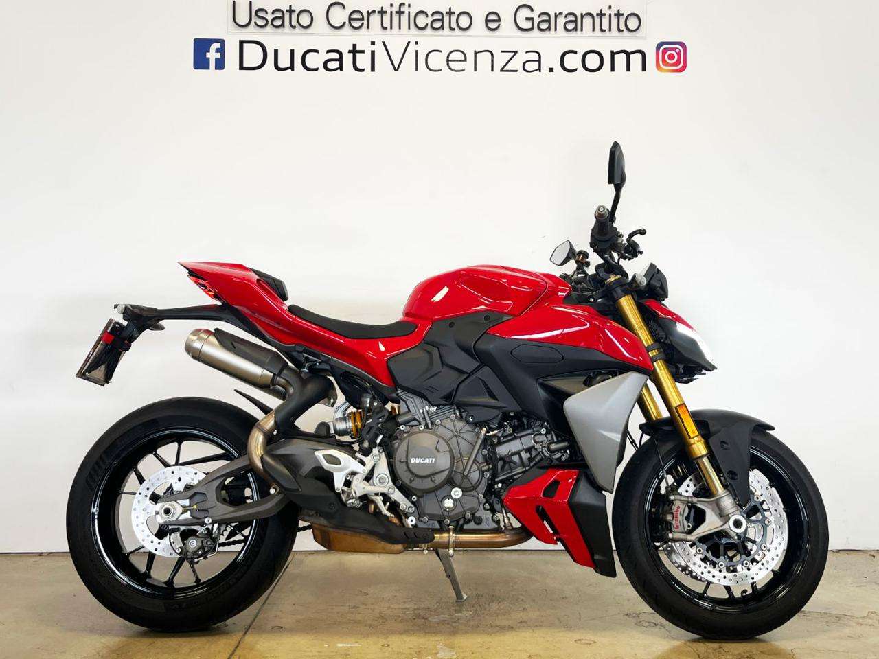 Ducati Streetfighter V2S
