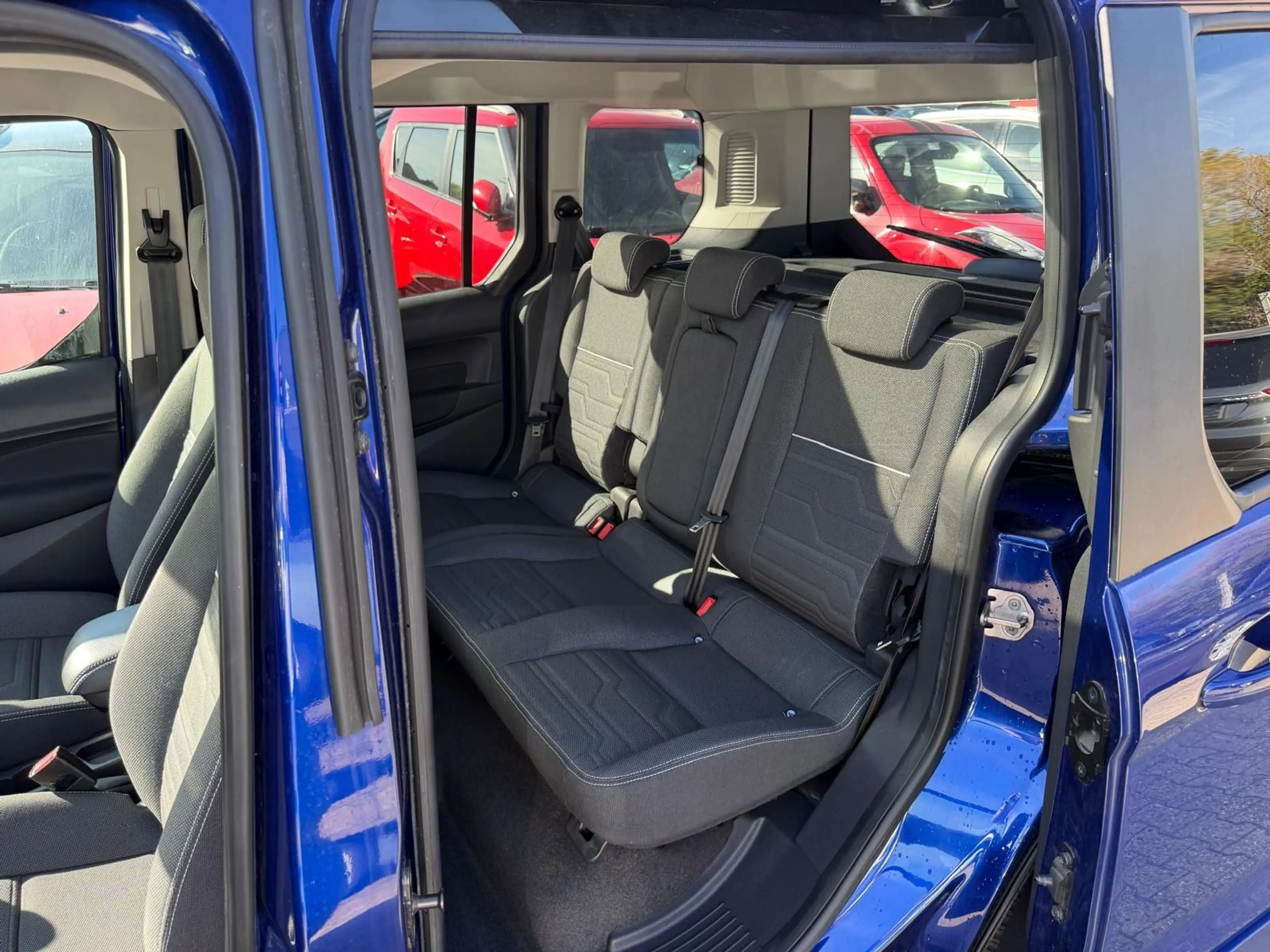 Ford Tourneo Connect Titanium PANO*KLIMAAUT*TEMP*AHK* — photo 6