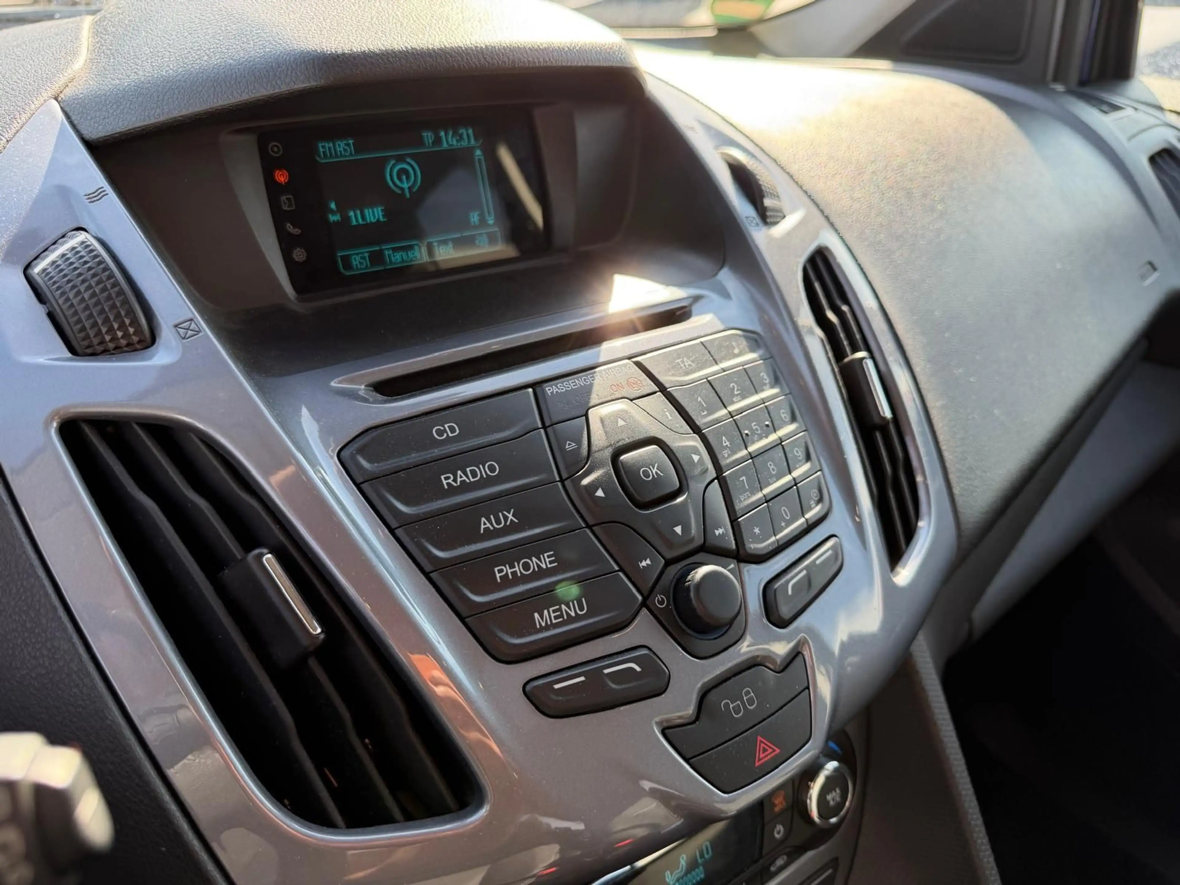 Ford Tourneo Connect Titanium PANO*KLIMAAUT*TEMP*AHK* — photo 9