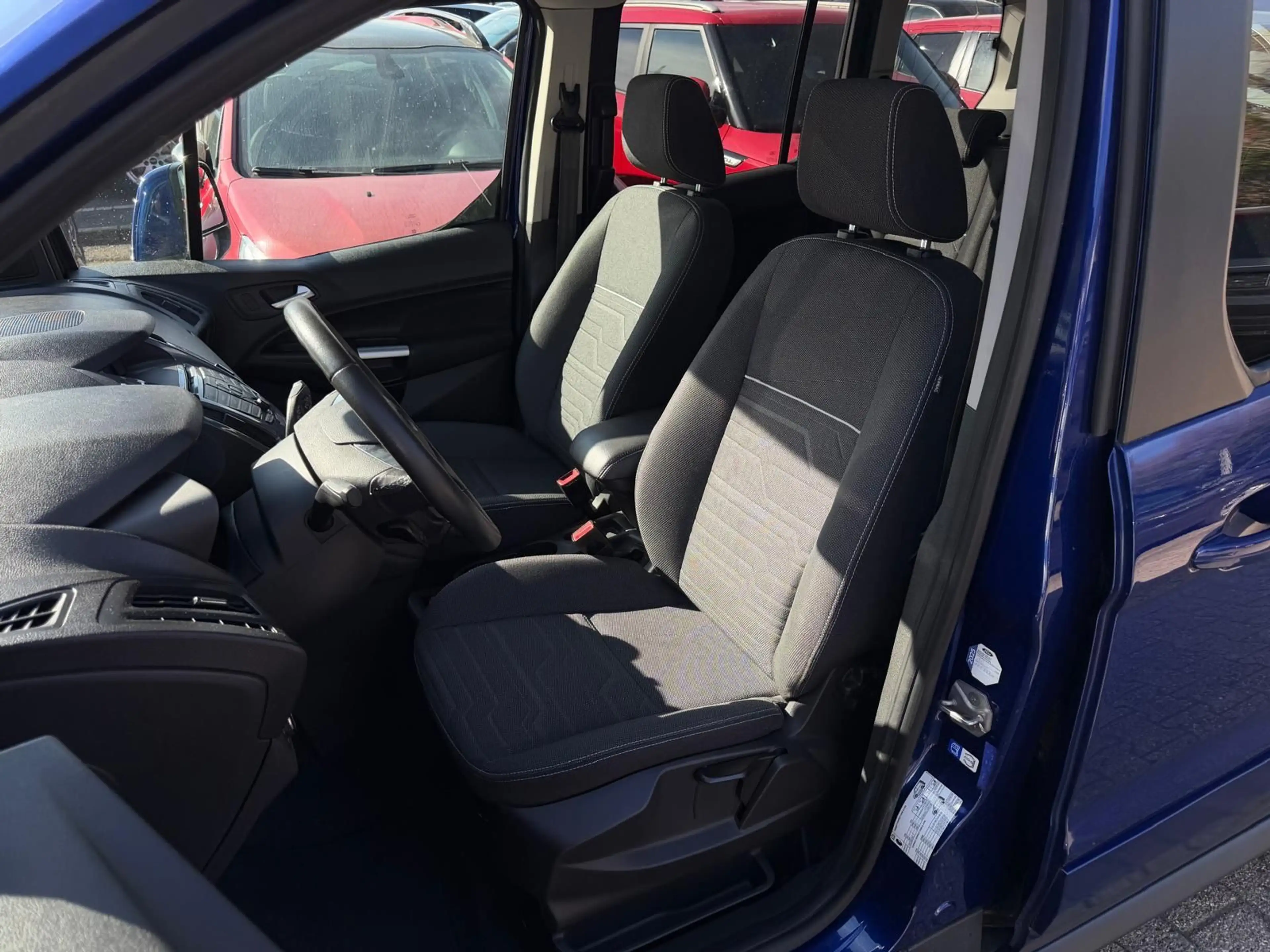 Ford Tourneo Connect Titanium PANO*KLIMAAUT*TEMP*AHK* — photo 7