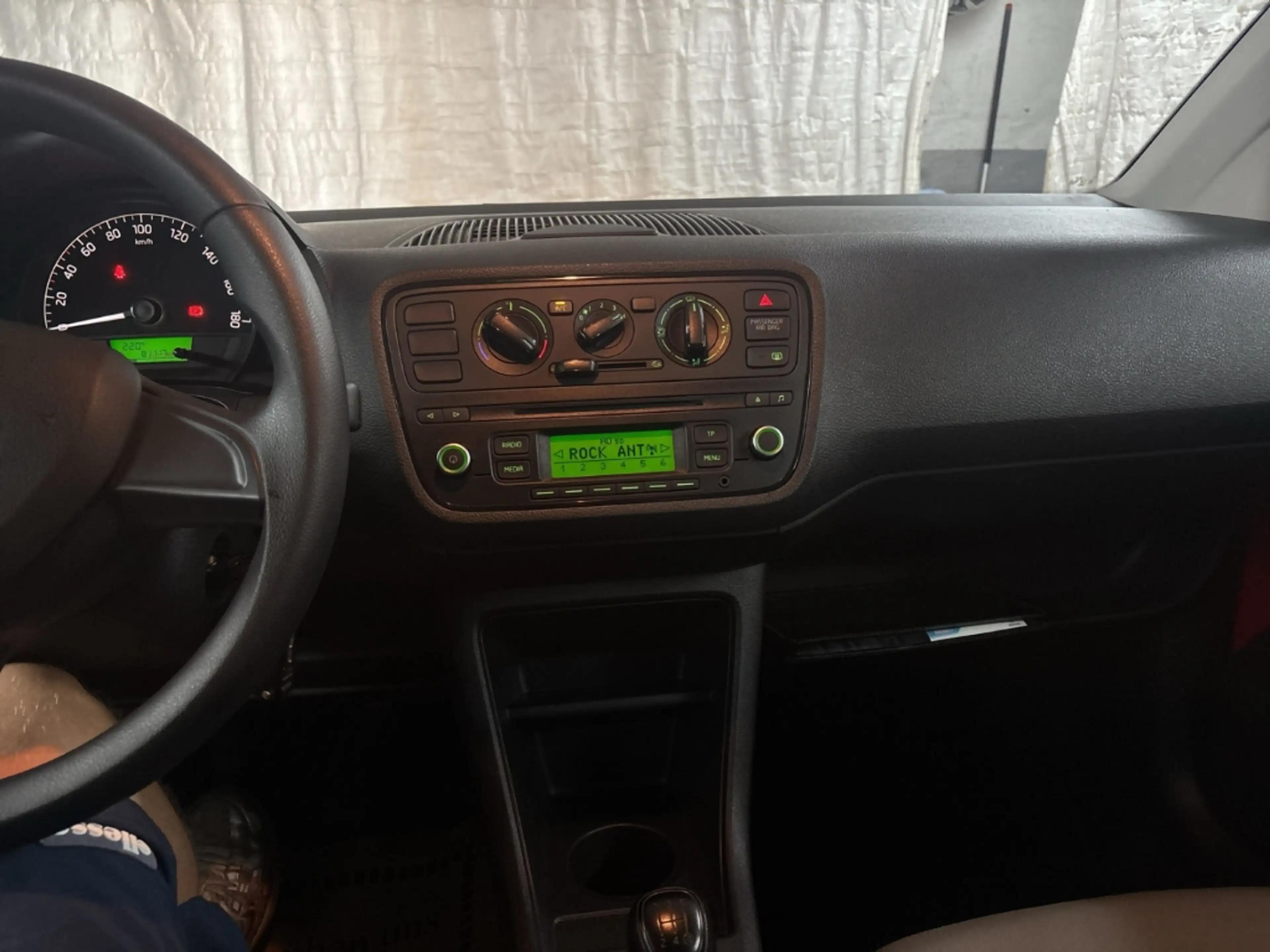 Skoda Citigo 1.0 Active Klima Sitzheizung Radio DAB — photo 15