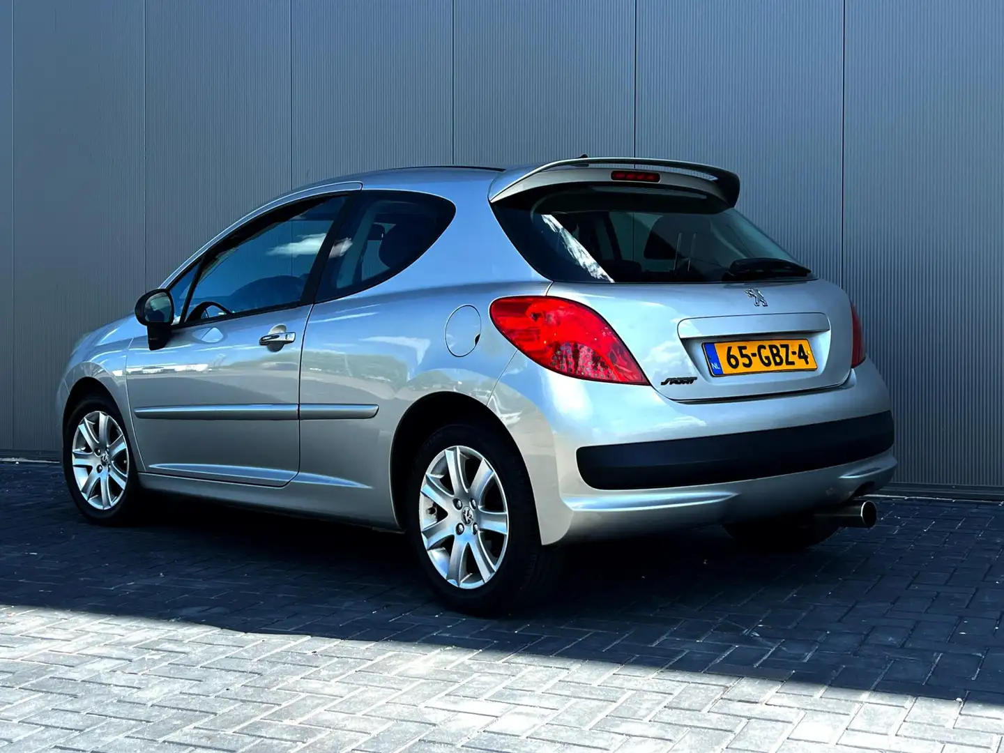 Peugeot 207 1.6 VTi XS Pack motorschade_Carplay_Navi Grijs - 2