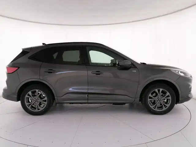 Ford Kuga view 3