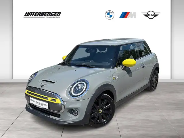 MINI Cooper SE Trim M | Interior Style MINI Dark