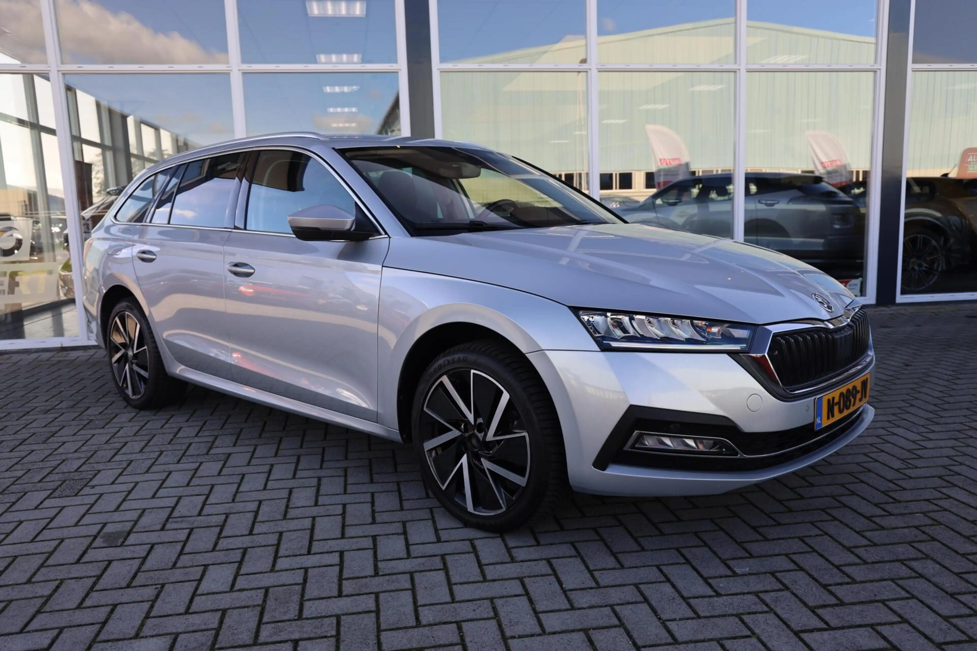 Skoda Octavia Combi 1.4 TSI iV PHEV Business Edition|Trekhaak|Di — photo 14