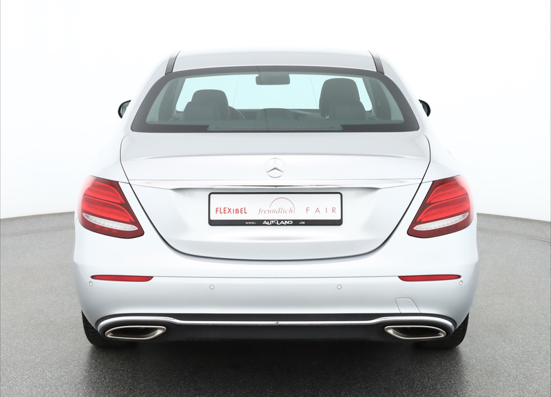 Mercedes-Benz E 200 E200 Avantgarde LED Kamera Navi Sitzheizung — photo 4