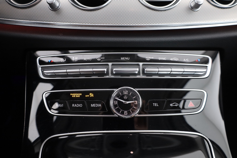 Mercedes-Benz E 200 E200 Avantgarde LED Kamera Navi Sitzheizung — photo 12