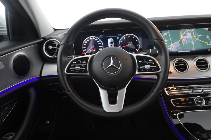 Mercedes-Benz E 200 E200 Avantgarde LED Kamera Navi Sitzheizung — photo 14