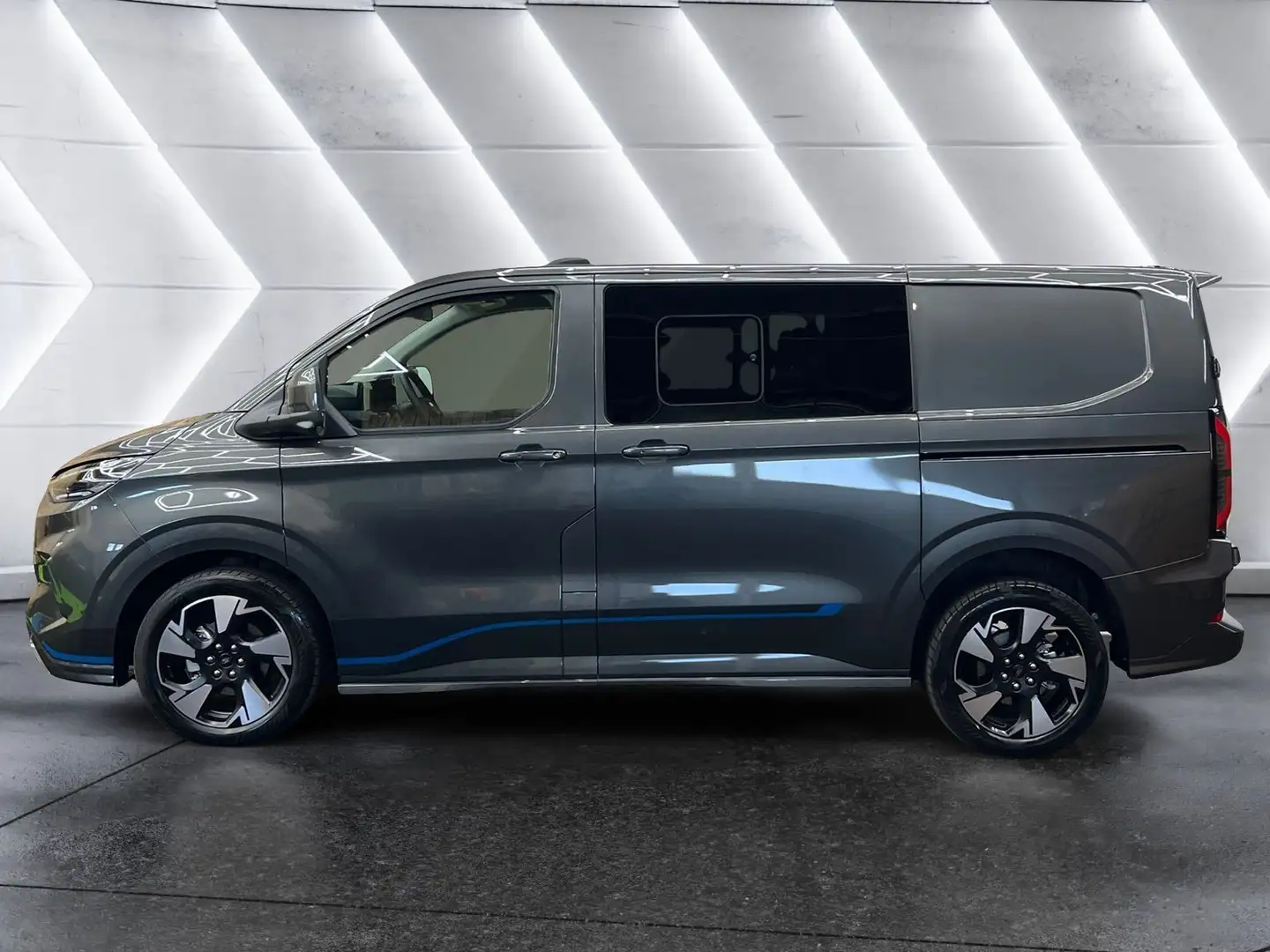 Ford Transit Custom DoKa L1 ALLRAD **SPORT** Matrix-LED Grau - 2