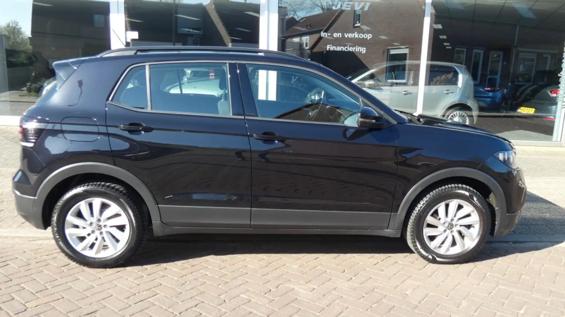Volkswagen T-Cross 1.0 TSI  LIFE   / NAVI / CRUISE / CAMERA / APPLE-C Чорний - 2
