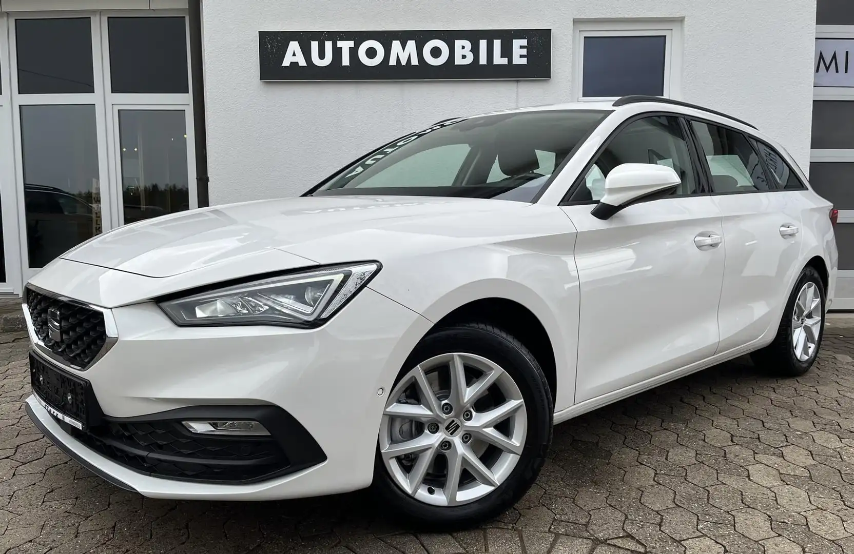 SEAT Leon Kombi Style 2.0 TDI DSG LED NAVI ACC SHZ Weiß - 1