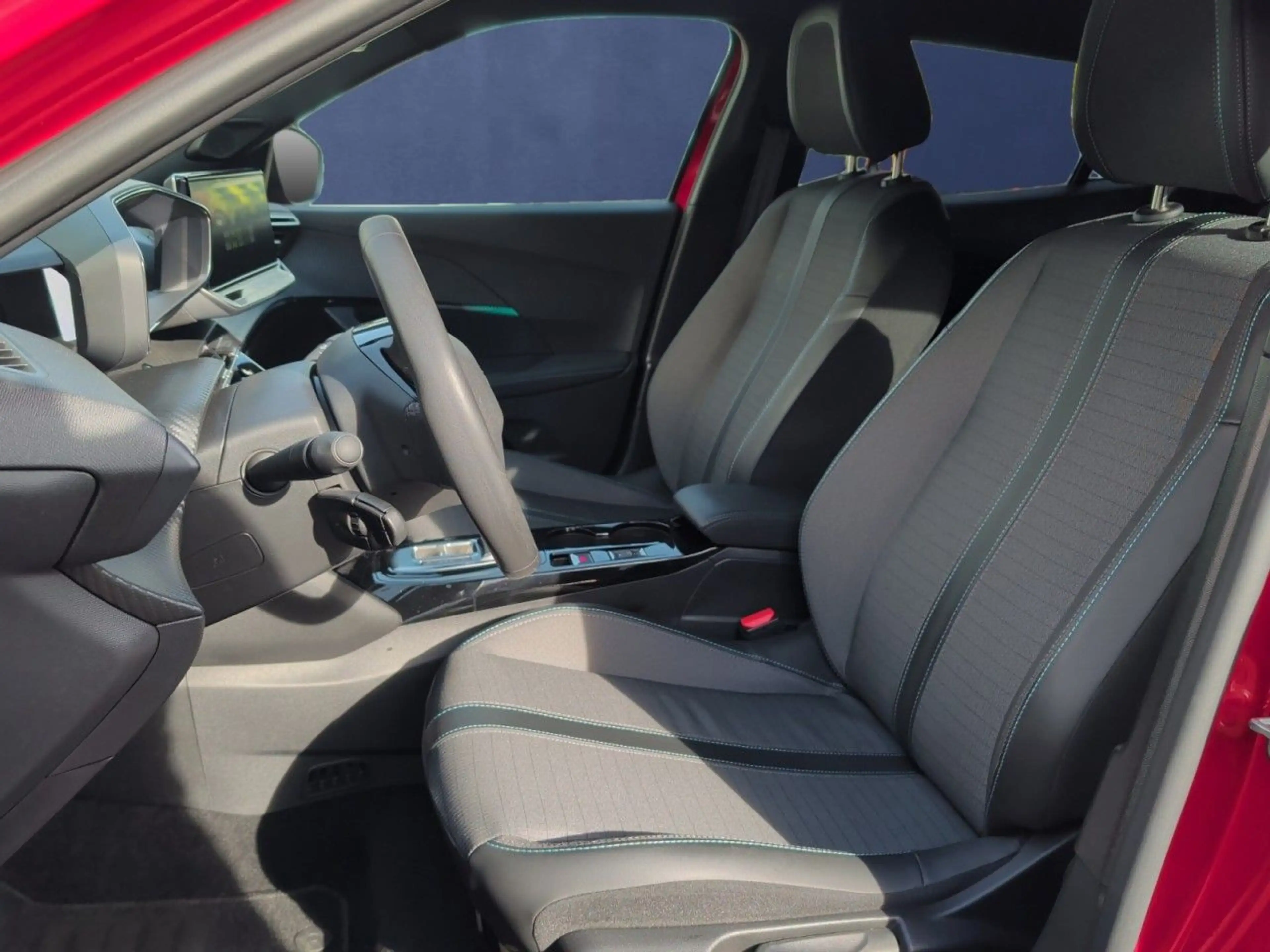 Peugeot 2008 -e Allure Navi-LED+Sitzheizung — photo 13