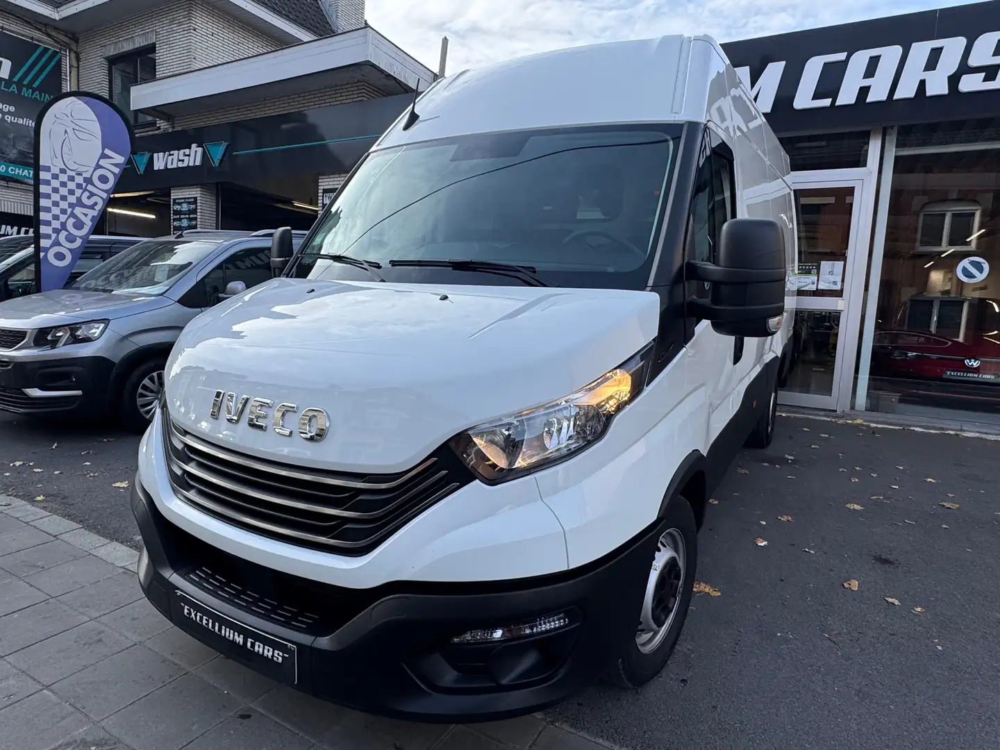 Iveco Daily 2.3 Turbo Airco Vitres Elect 3Places 35S14 Blanc - 1