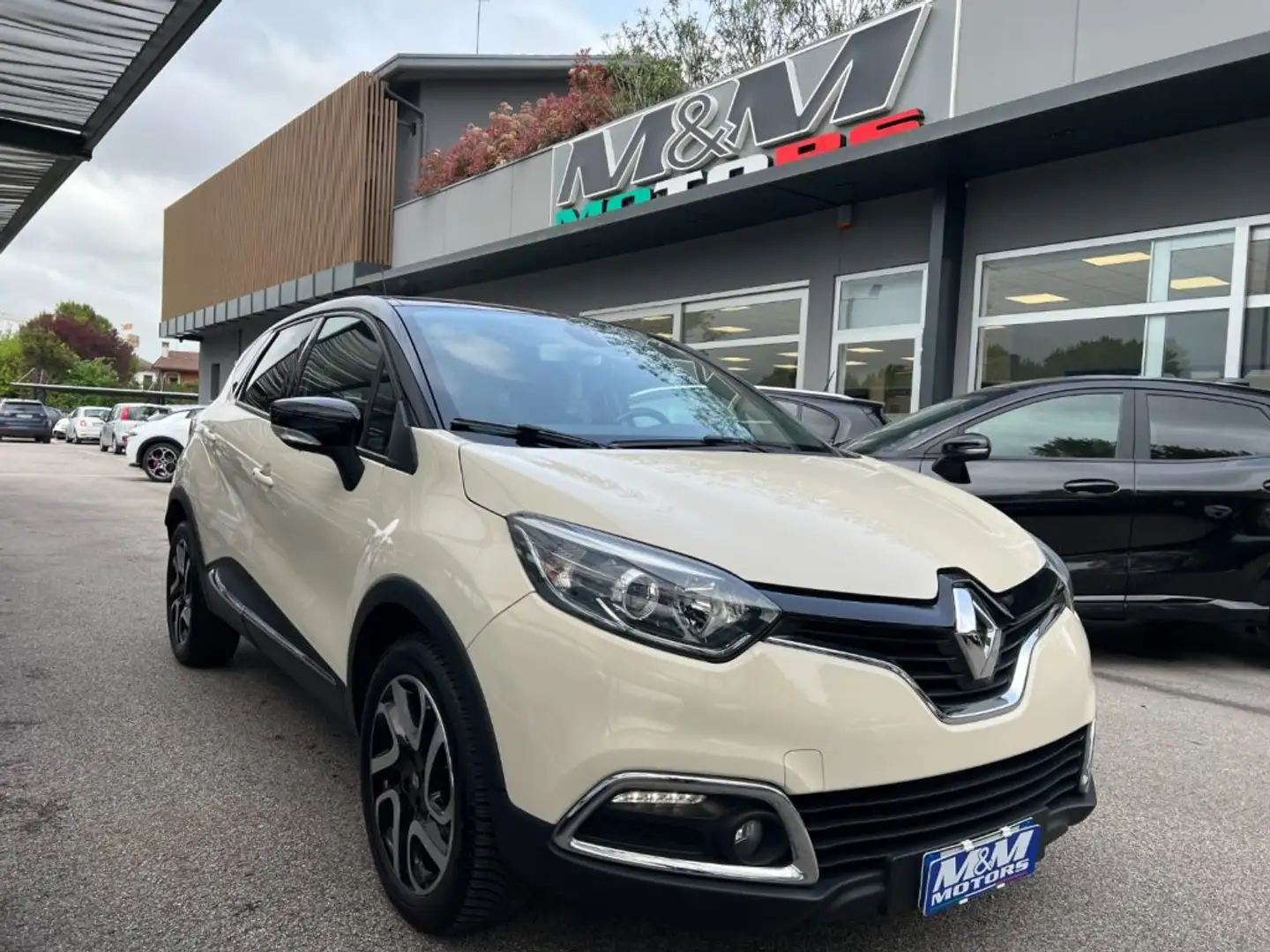 Renault Captur TCe 120 CV EDC Start&Stop Energy Intens Бежевий - 1