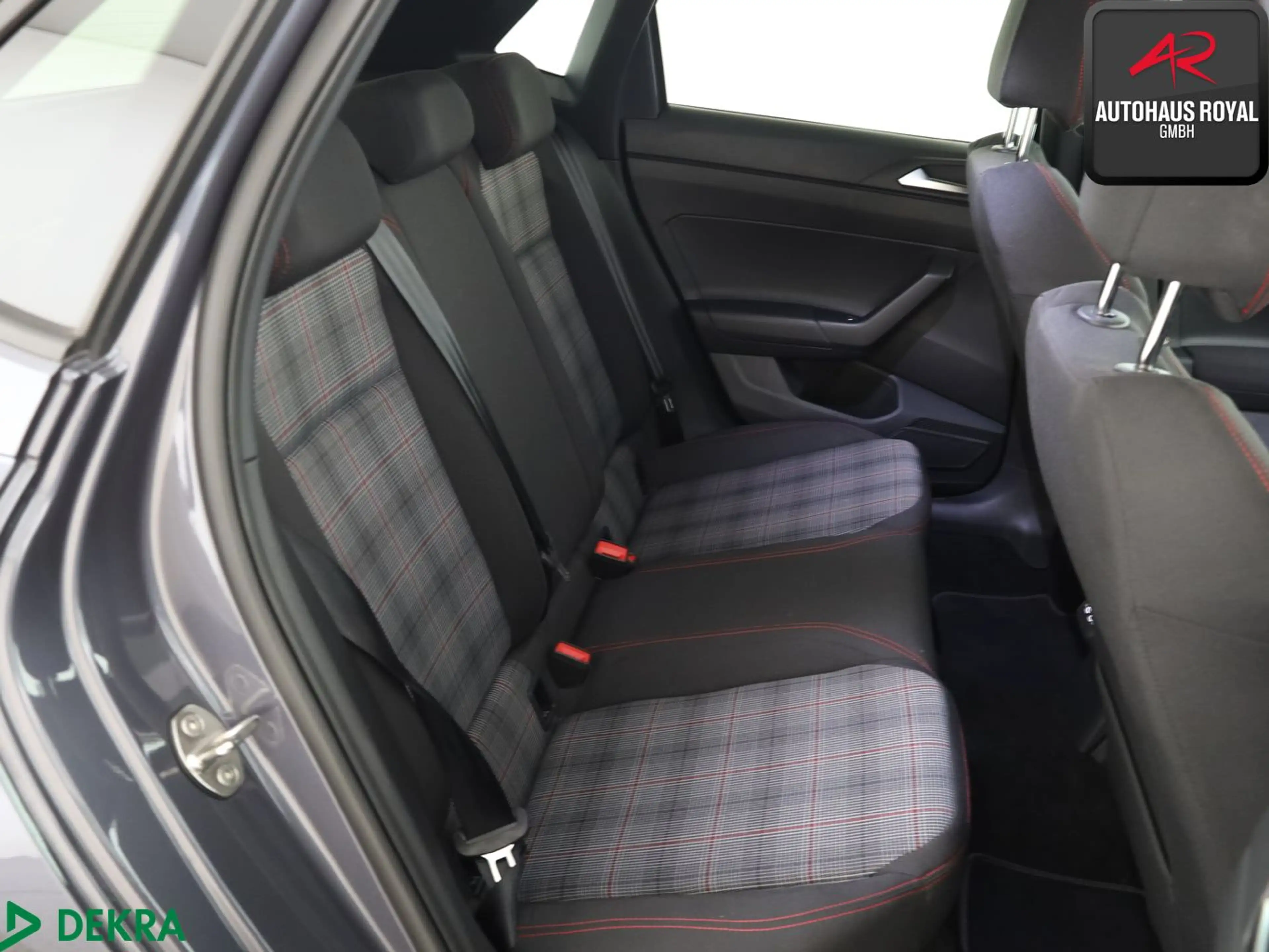 Volkswagen Polo 2.0 TSI IQ-LIGHT,IQ-DRIVE,ACC,CARPLAY,1.HD — photo 11