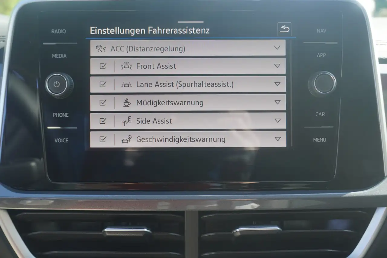 Volkswagen T-Roc 1.5 TSI DSG Matrix ACC Kamera 15