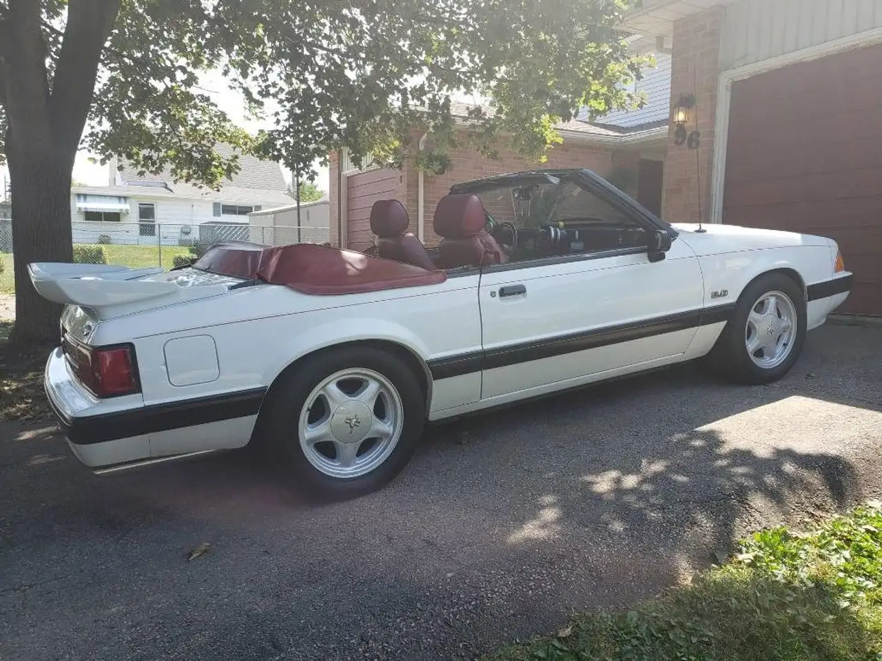 Ford Mustang photo Ford Mustang