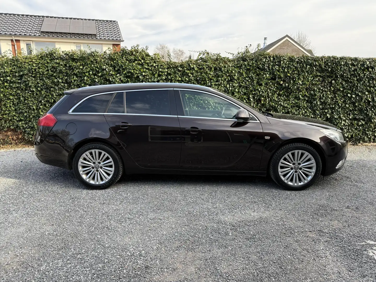 Opel Insignia Sports Tourer 1.4 Turbo EcoFLEX Business Edition | Bruin - 2