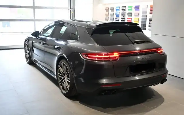 Porsche Panamera view 8