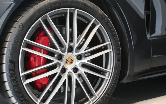 Porsche Panamera view 4
