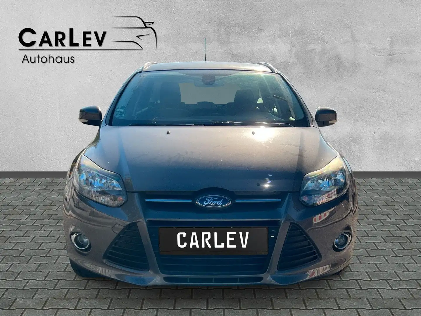 Ford Focus Champ. Edition Zahnriemen neu TÜV neu Marrón - 2