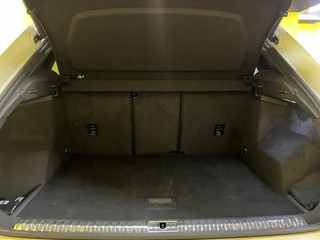 Audi Q3 view 14
