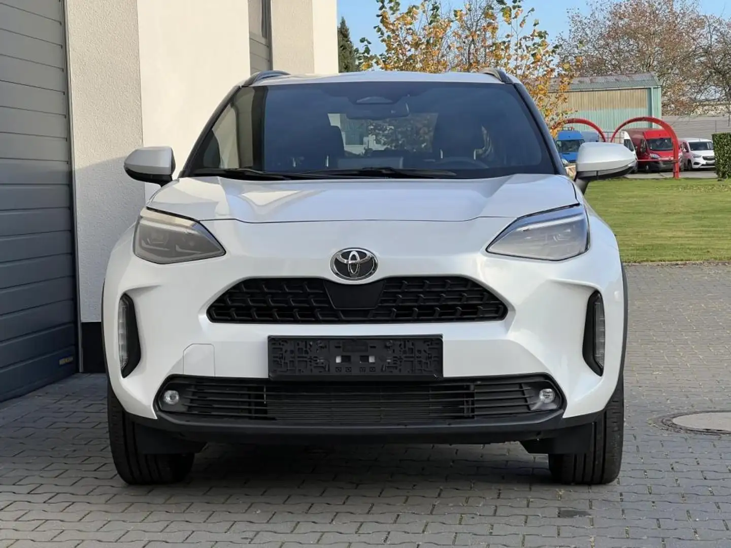 Toyota Yaris Cross Style Comfort 1,5 CVT Hybrid 85kW Navi Winter 8... Weiß - 2