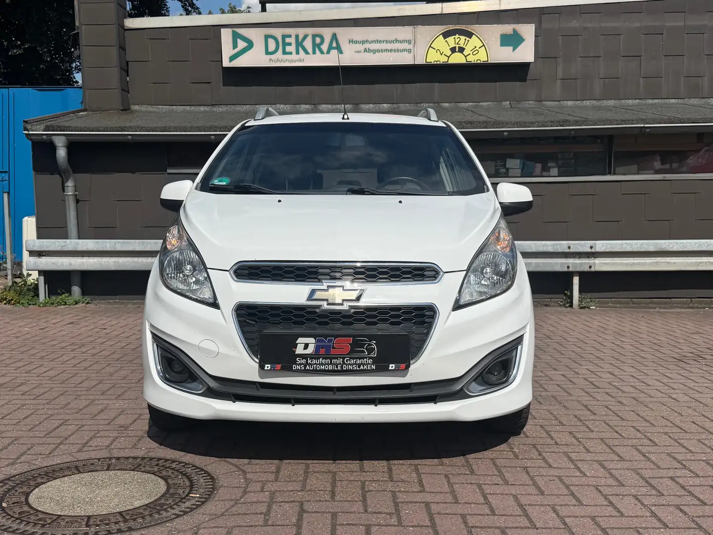 Chevrolet Spark LTZ Weiß - 2