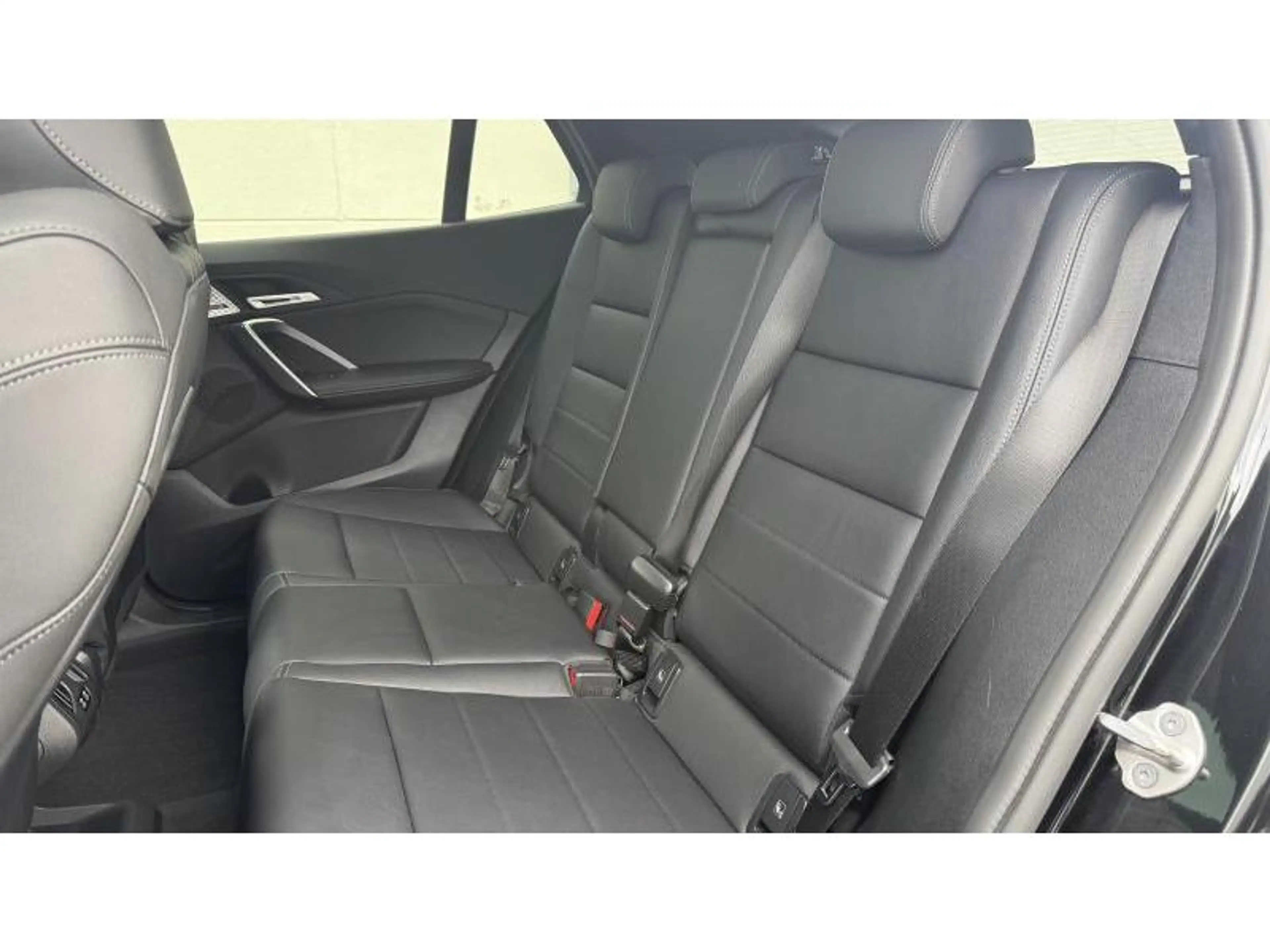 BMW iX2 eDrive 20 Pack M Sport Toit Panoramique *TVA* — photo 12