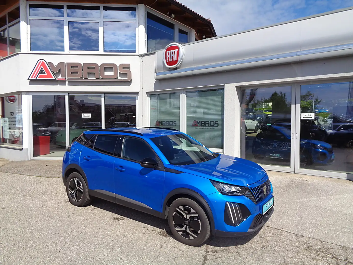 Peugeot 2008 PureTech 100 S&S Allure 6-Gang-Manuell Blau - 1