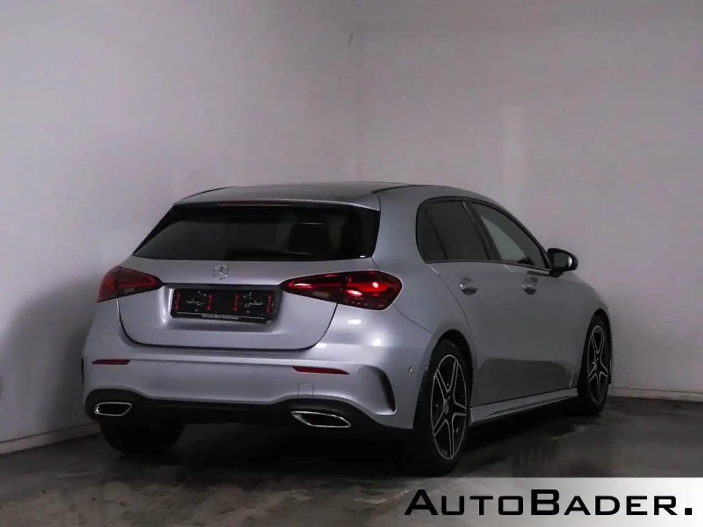 Mercedes-Benz A 220 A 220 d AMG PSD NIGHT DISTR RFK Spgl-Pkt KylGo LED Silber - 2