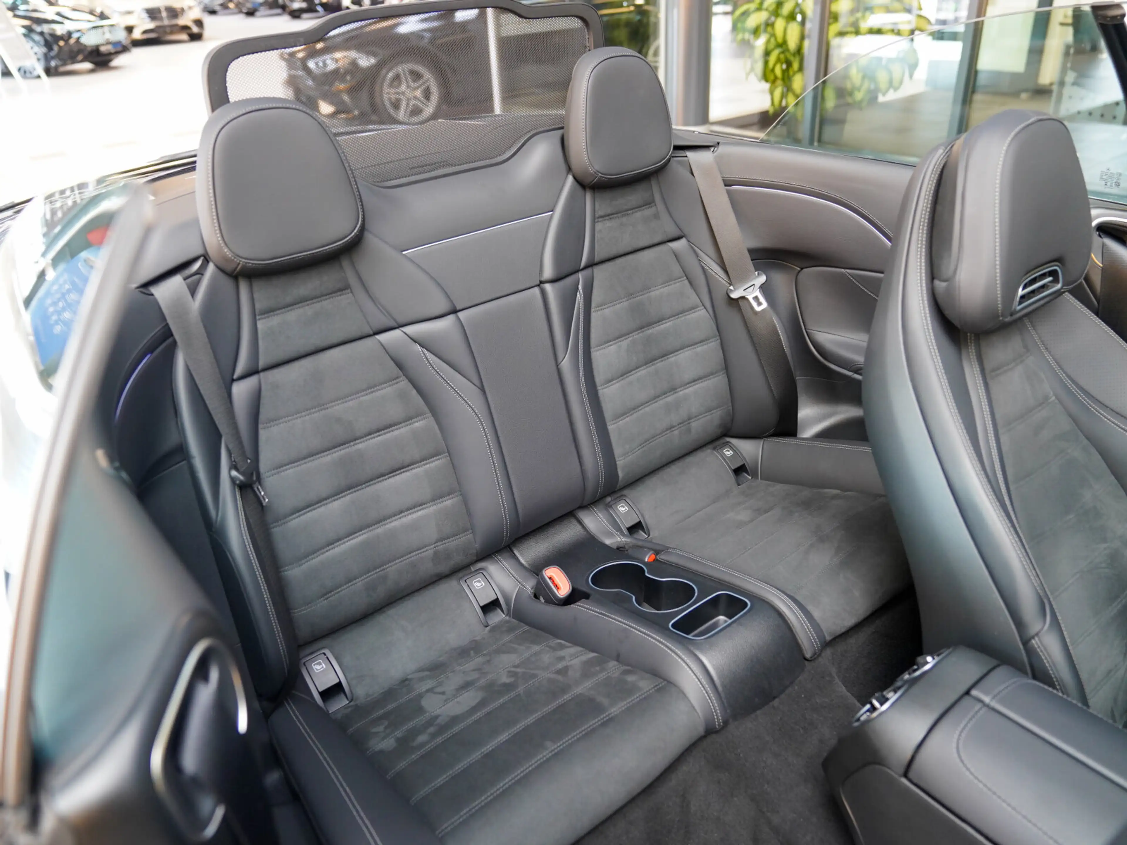 Mercedes-Benz CLE 220 CLE 220 d Cabrio AMG Line Night Burmester Memory — photo 13