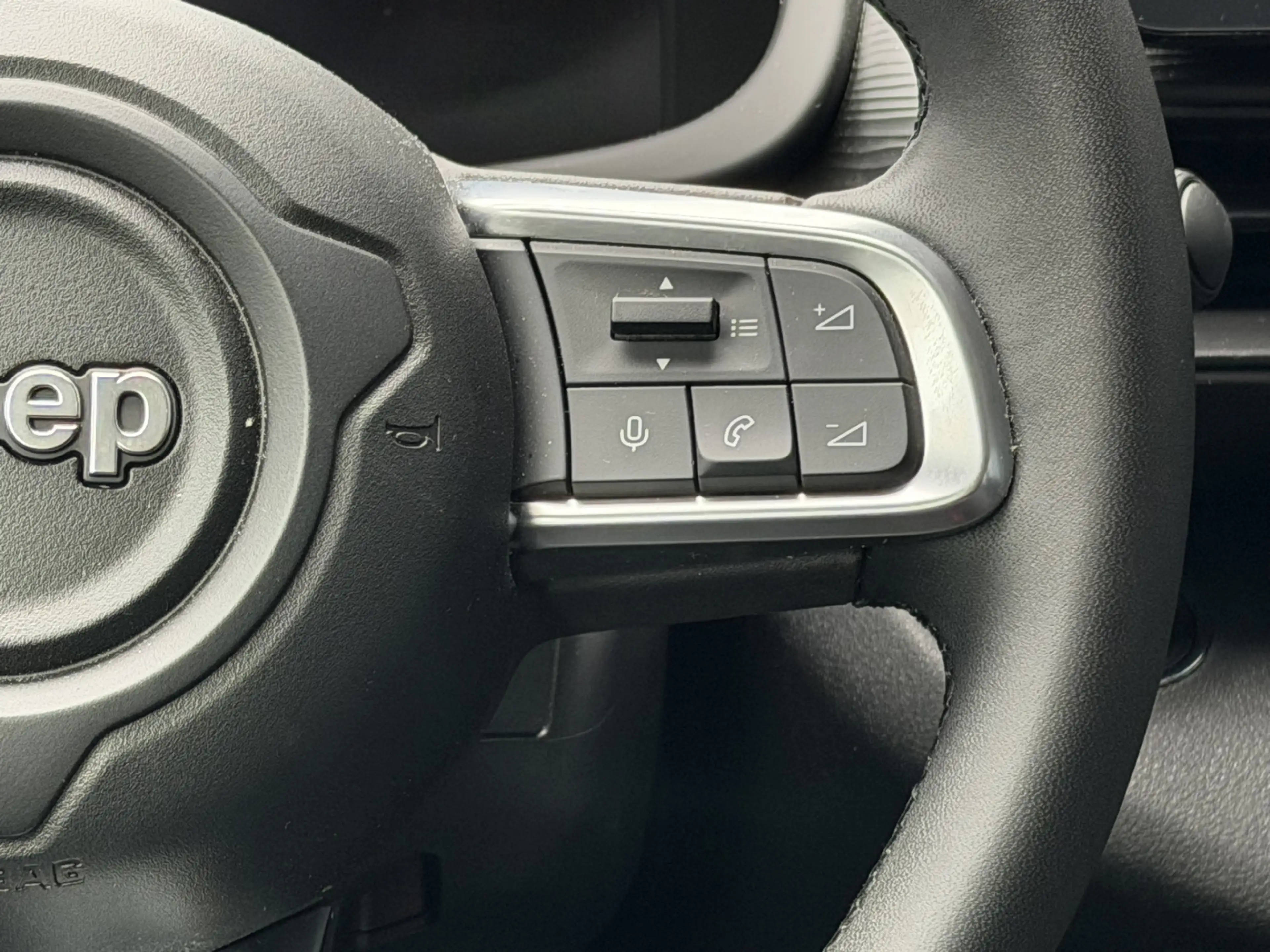Jeep Avenger 1.2 Altitude | Winterpakket | Camera | Apple/Andro — photo 14