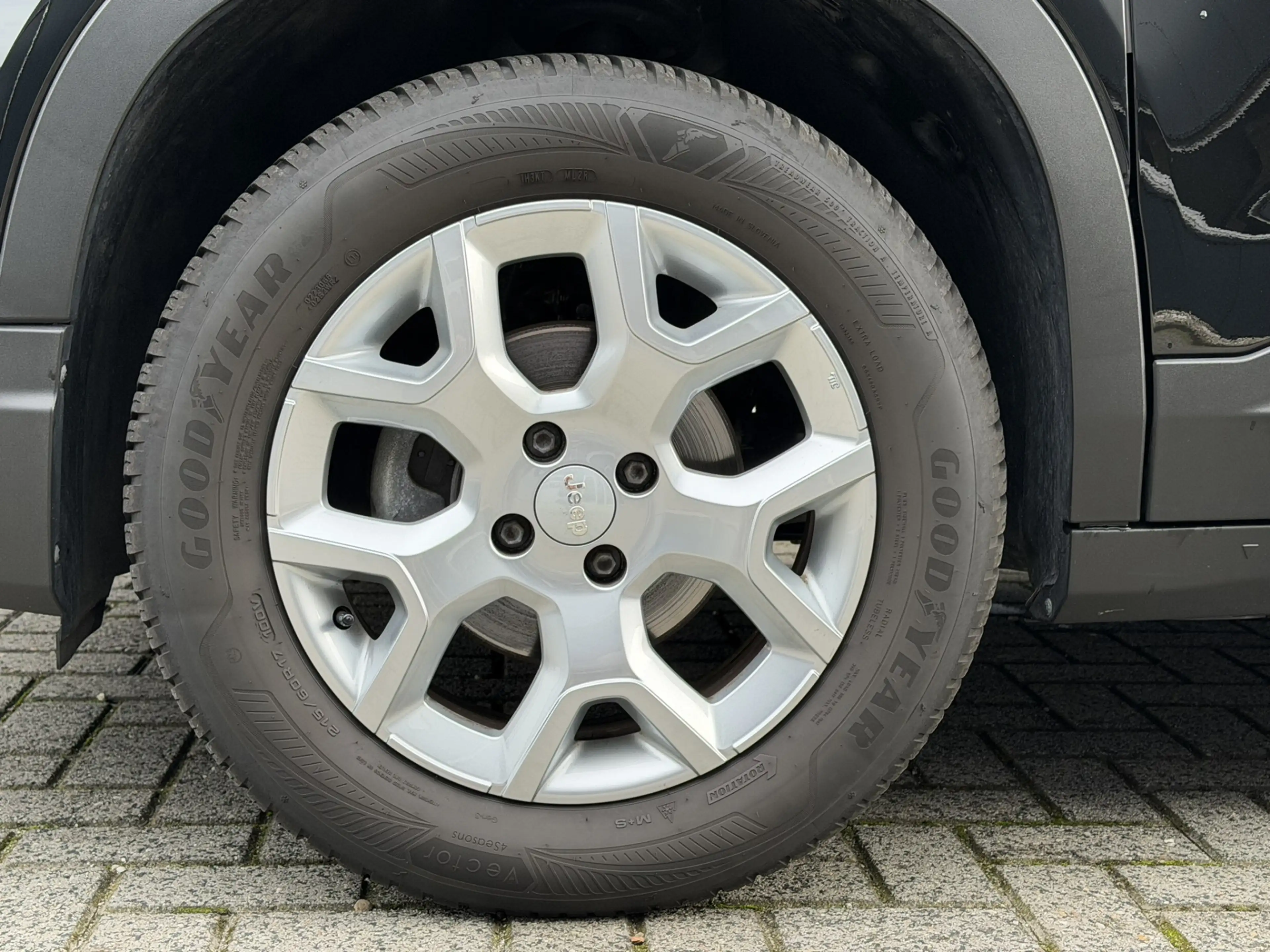 Jeep Avenger 1.2 Altitude | Winterpakket | Camera | Apple/Andro — photo 23