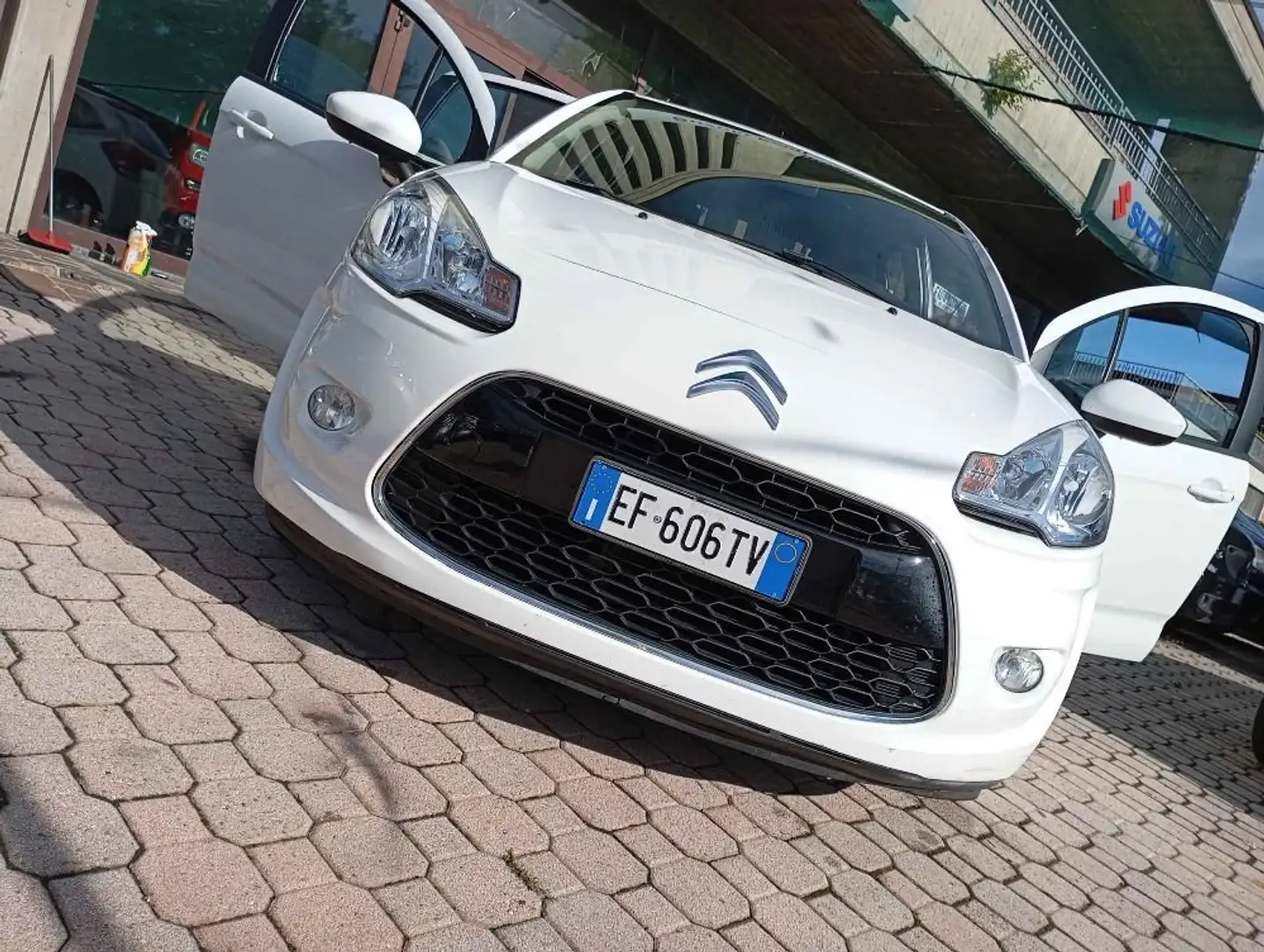Citroen C3 C3 II 2009 1.4 hdi Seduction (perfect) E5 Bianco - 1